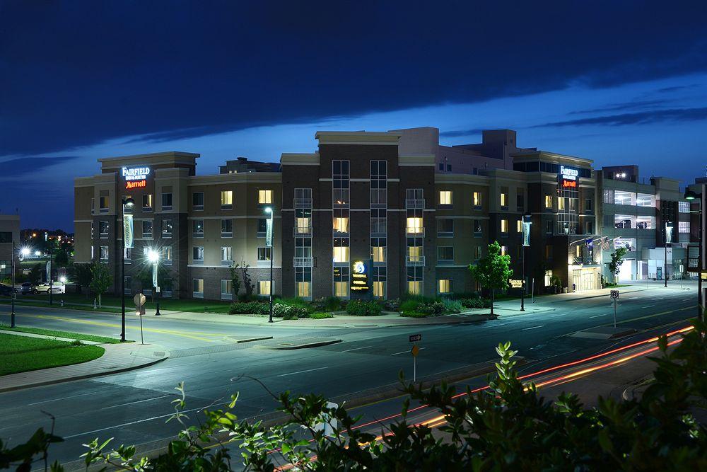 Fairfield Inn & Suites By Marriott Wichita Downtown Exterior foto