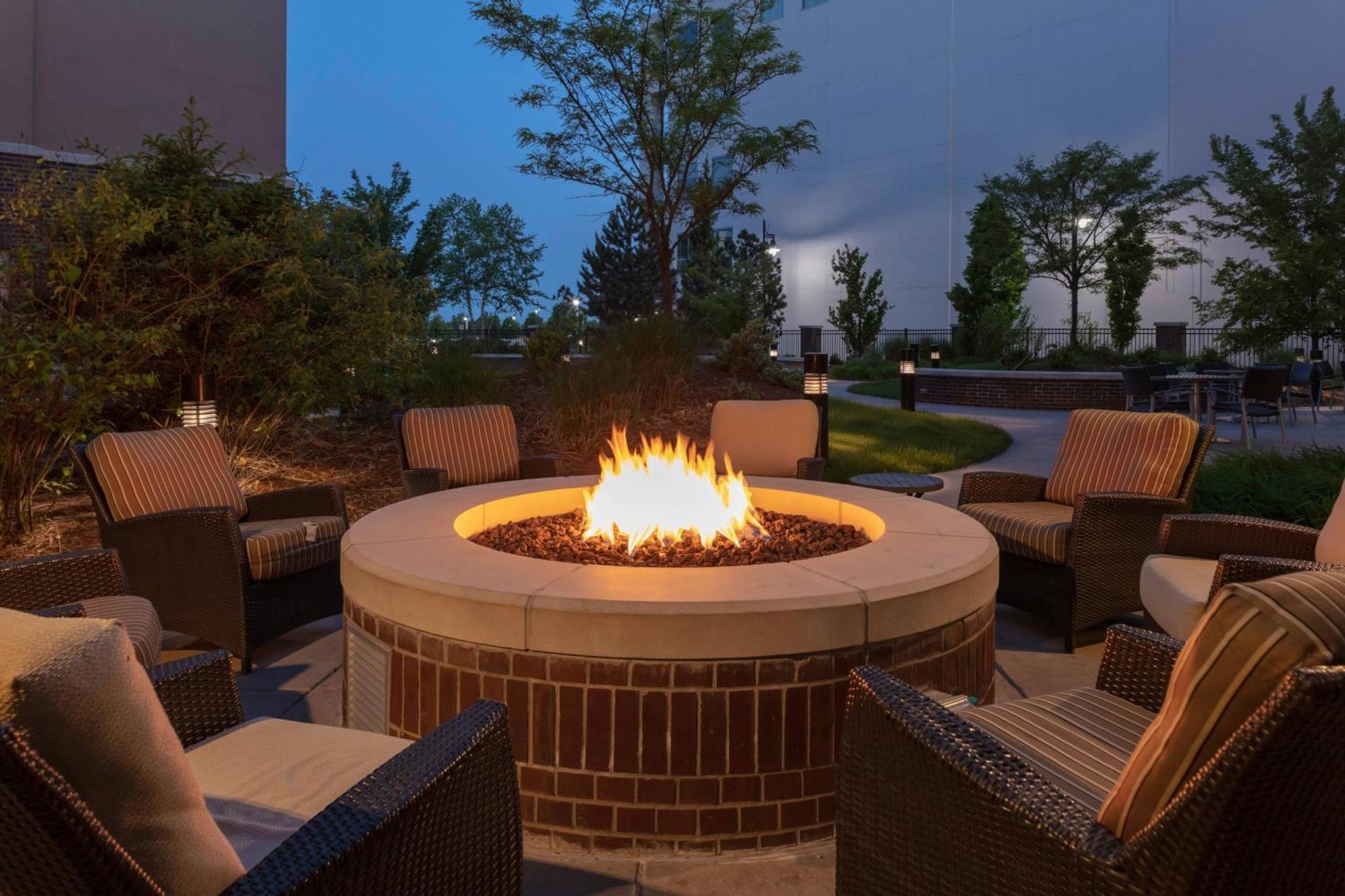 Fairfield Inn & Suites By Marriott Wichita Downtown Exterior foto