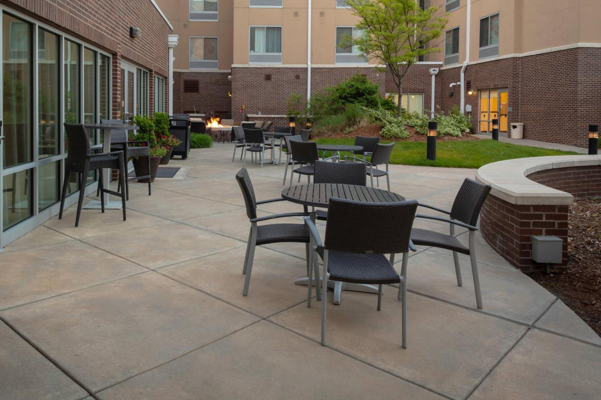 Fairfield Inn & Suites By Marriott Wichita Downtown Exterior foto